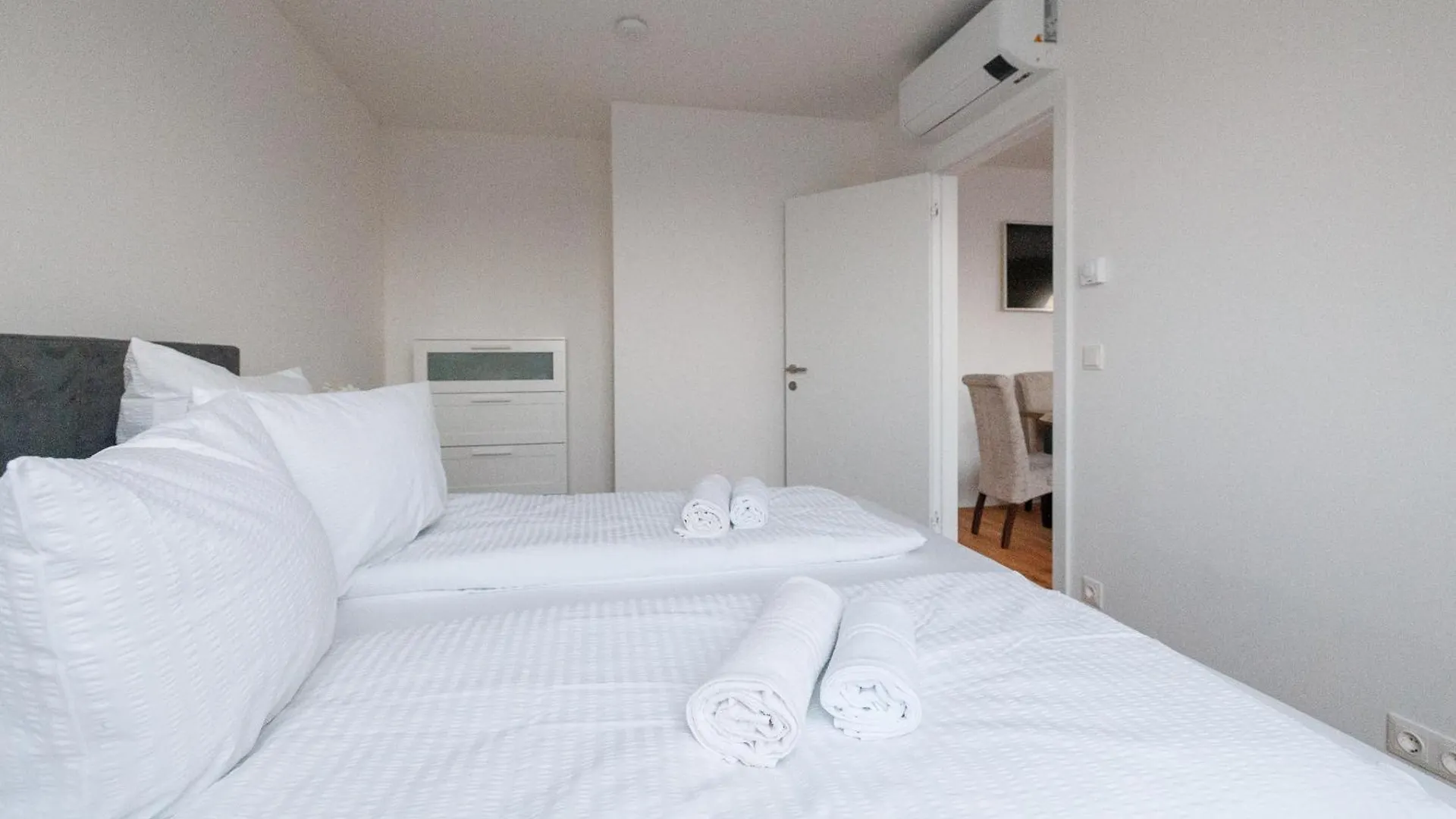 Symphony Apartments 39 - Modern Loft With Terrace And Grill In Central Location Vienna