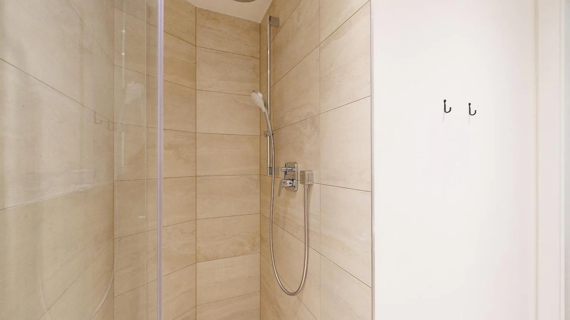 Symphony Apartments 39 - Modern Loft With Terrace And Grill In Central Location Vienna Austria
