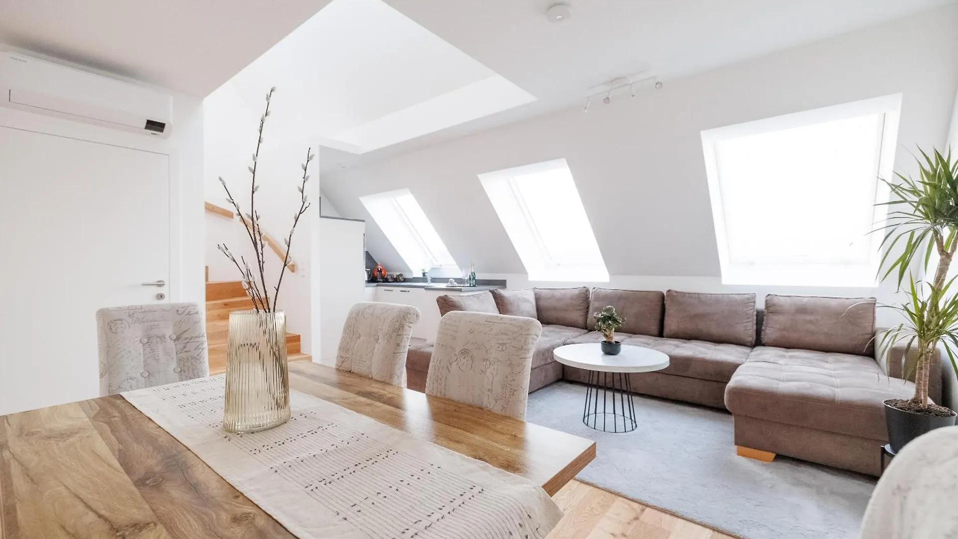 Symphony Apartments 39 - Modern Loft With Terrace And Grill In Central Location Vienna 0*,
